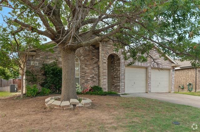 Building Photo - 9104 Chesapeake Ln Rental