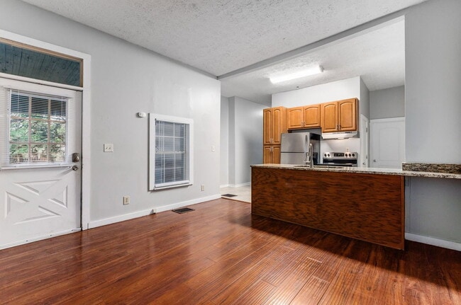 Photo - 1518 Worthington St Unit A
