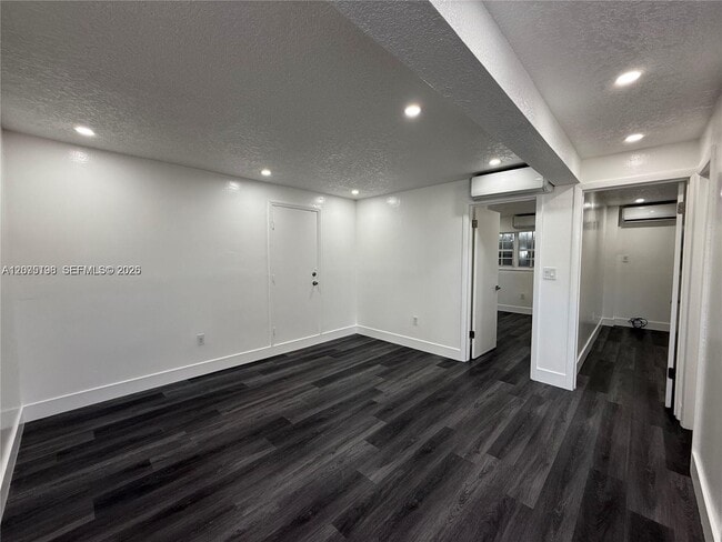 Photo - 130 NW 32nd Ct Unidad 2