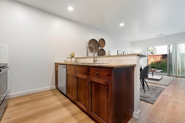 Linder Springs Townhomes