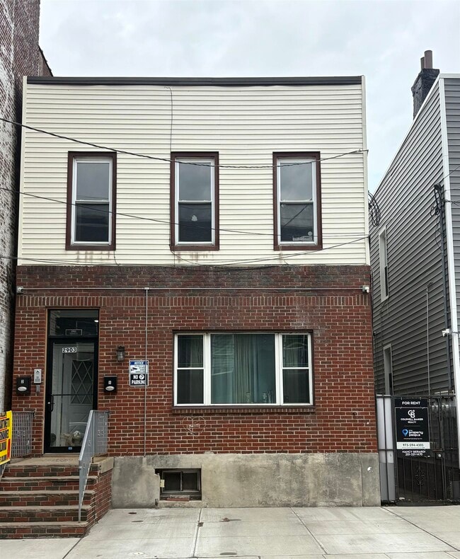 Building Photo - 2903 Central Ave Unit 2nd Floor