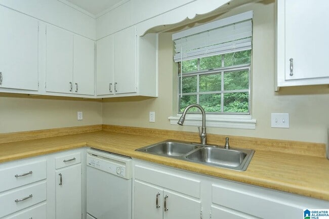 Photo - 2200 Montreat Cir Unidad C