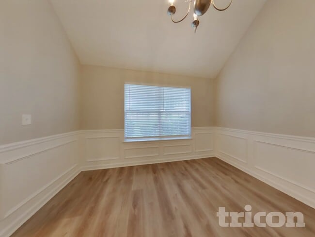 Photo - 6972 Foxmoor Way