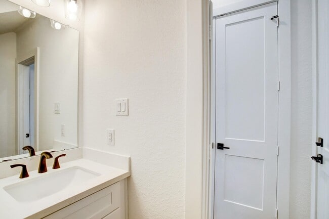 Photo - 1220 Mcneil St