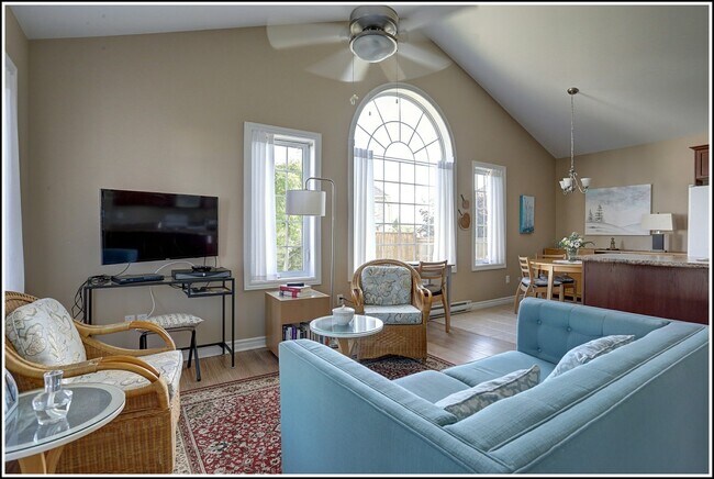 Photo - 325 Densmore Rd