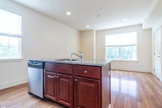 Building Photo - 695 W Berks St Unit 3