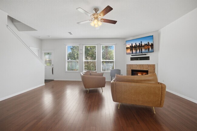 5034 Forest Hurst Dr