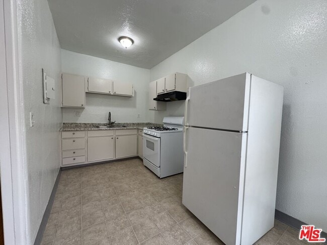 Photo - 920 S Hobart Blvd Unidad 210