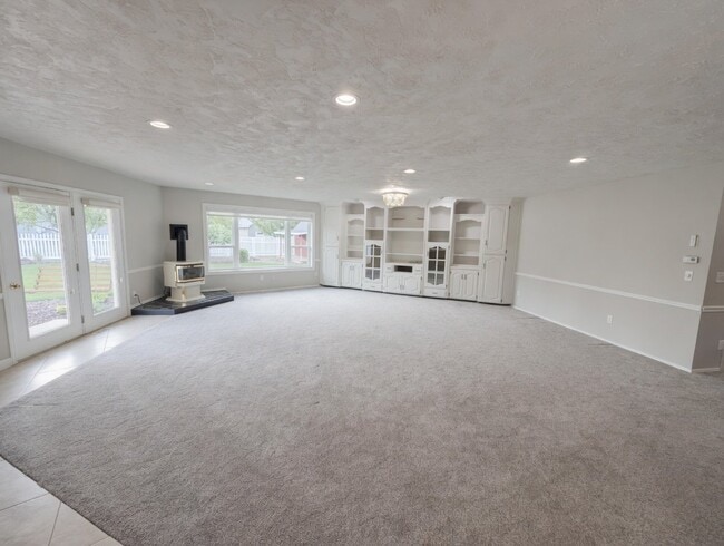 Photo - 105 S Park Ave