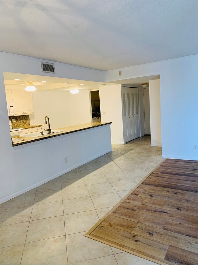 Building Photo - 950 Egret Cir Unit 950 Egret Cr Delray Beach