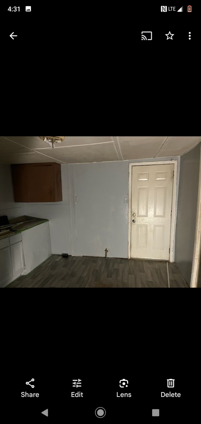 Photo - 218 Clyburn St