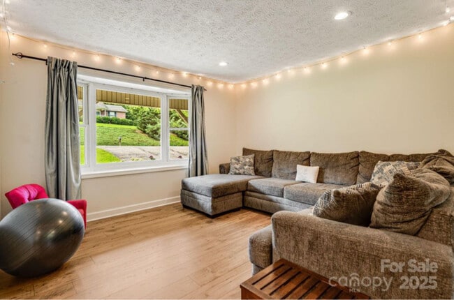 Photo - 4155 Turnpike Rd Unidad 1