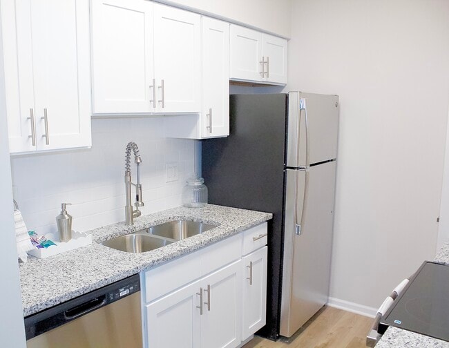 Photo - Country Club Apartments