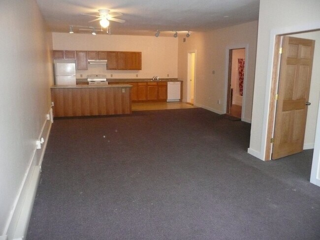 Photo - 101 Broad St