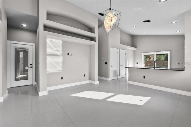 Photo - 724 W Crescent Dr