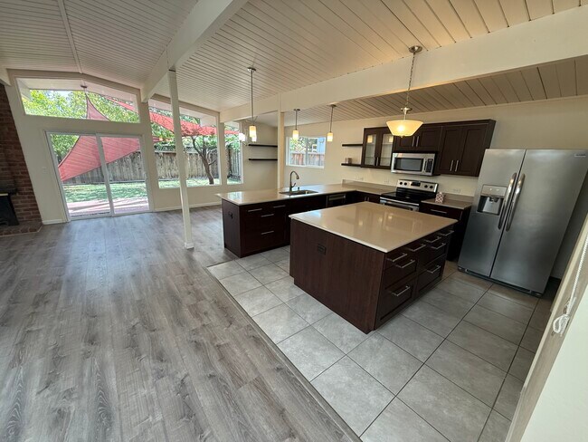 Photo - 834 Miller Ave