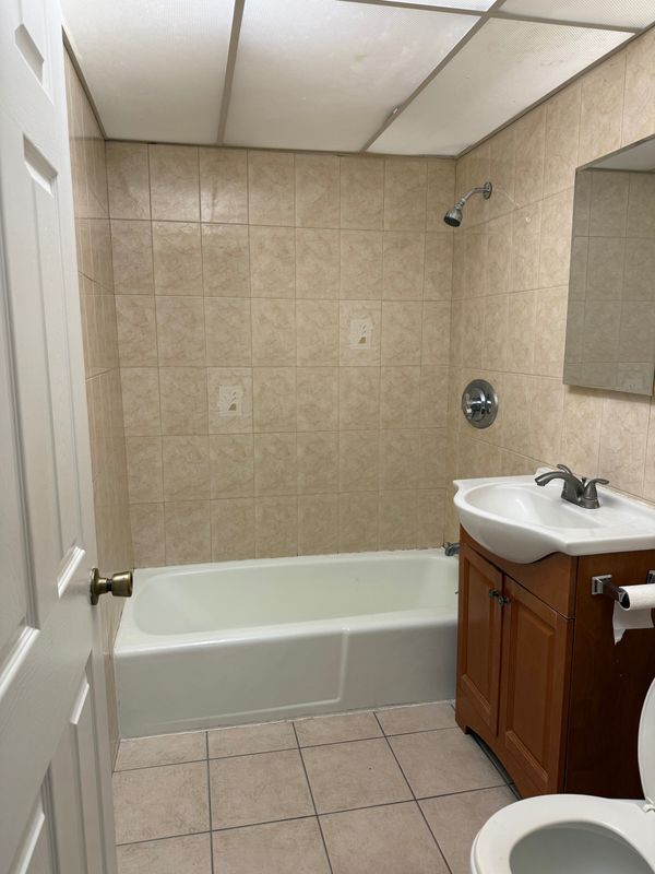 Photo - 70 Shrewsbury Green Dr