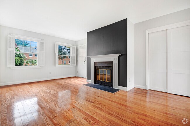 Building Photo - 2711 Arlington Blvd Unit 102 Rental
