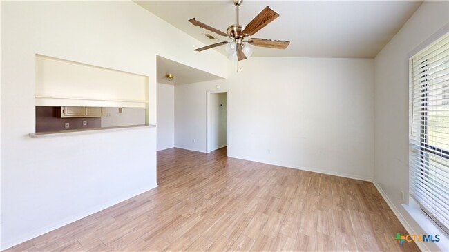 Photo - 802 Hackberry St