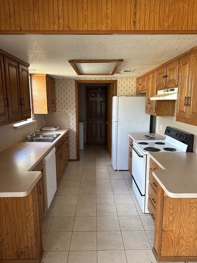 Photo - 110 N Crockett St