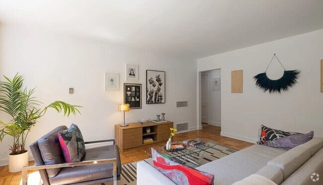 Building Photo - 5340 Village Green Rental