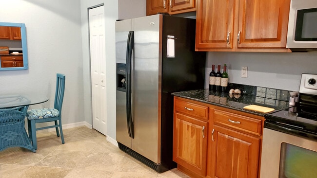 Photo - 1560 SE Wilshire Pl