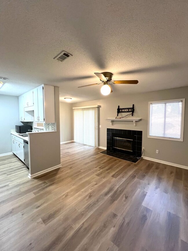 Photo - 328 Candlebrook Dr Apartment Unit 1