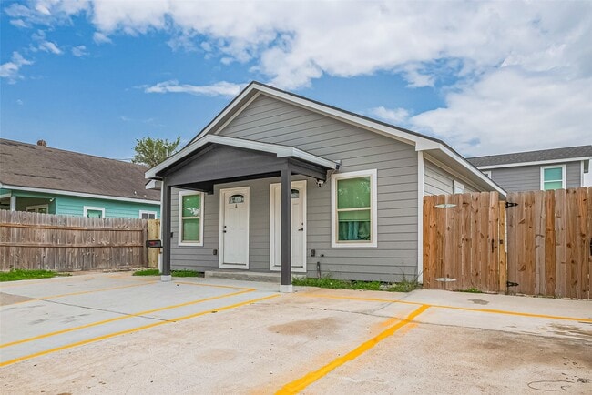 Photo - 6725 Avenue K