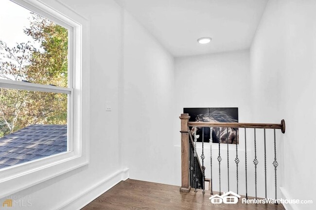 Photo - 3196 Mae Ave NE