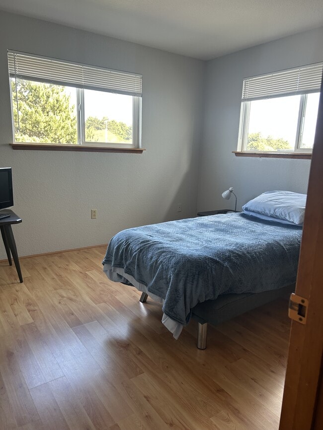 Photo - 853 Ocean Shores Blvd NW