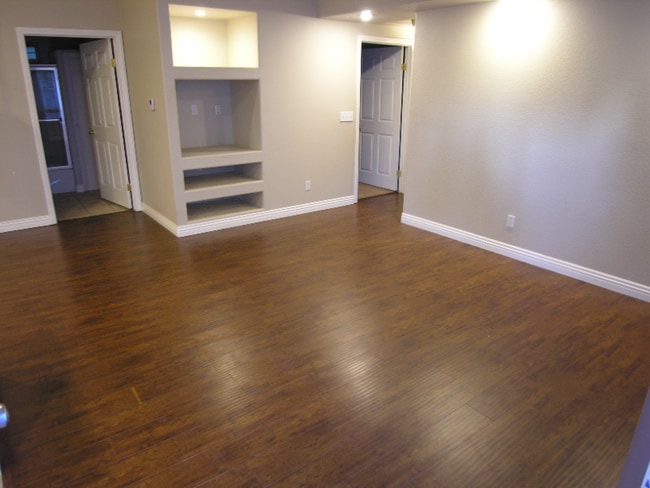 Photo - 110 E Ford Ave