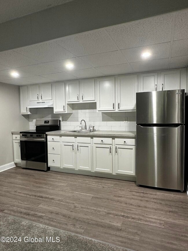 Photo - 205 S Allen St Unidad 1-C