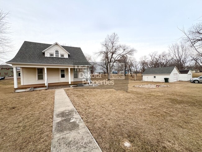 Photo - 101 W Wisconsin St