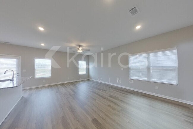 Photo - 948 Silent Barge Cv