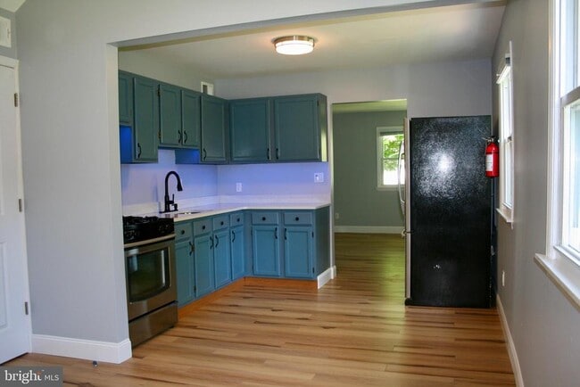 Photo - 124 Stratford Ave