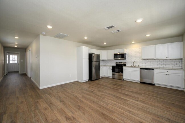 Photo - 903 Poplar St