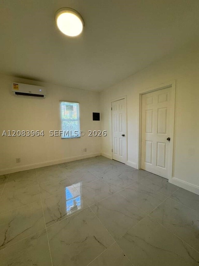 Photo - 731 SW 3rd St Unit 8