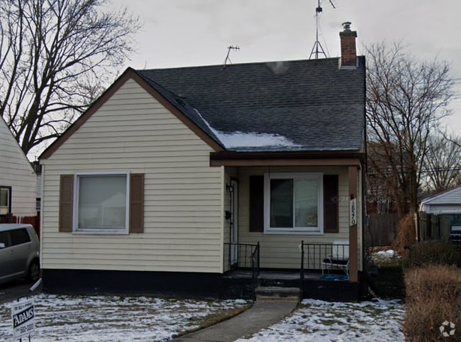 Building Photo - 18570 McCormick St Rental