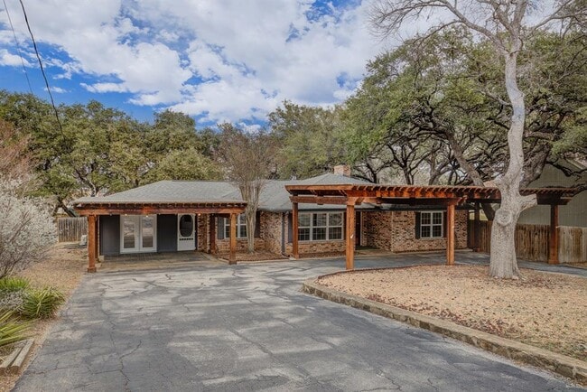 Photo - 5303 Shady Oak Cir
