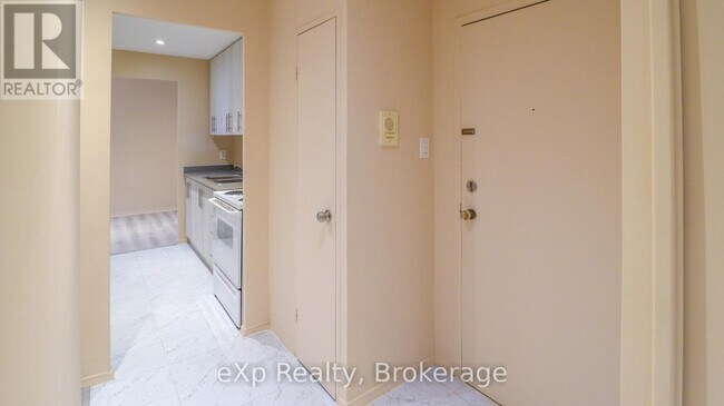 Photo - 205 - 84 SECOND STREET Unit 205