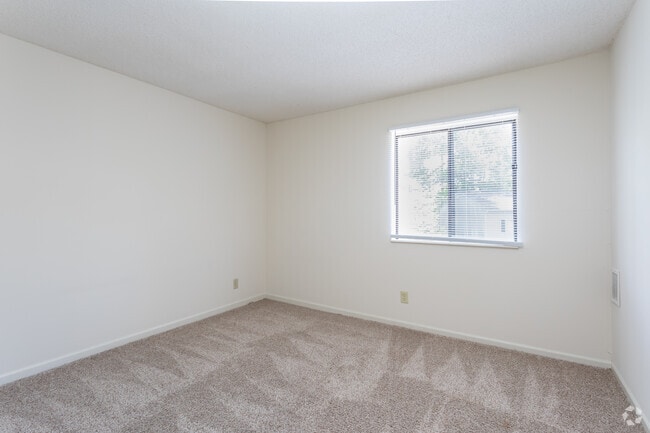 1BR, 1BA - 500SF- Bedroom