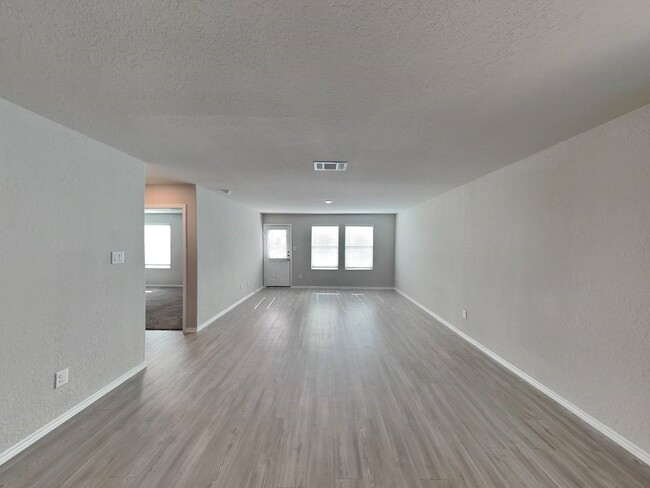 Photo - 144 Hollywood Dr