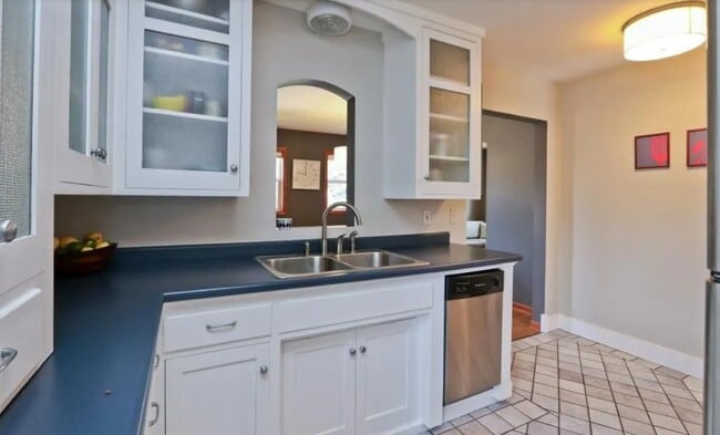 Photo - 2175 Juliet Ave