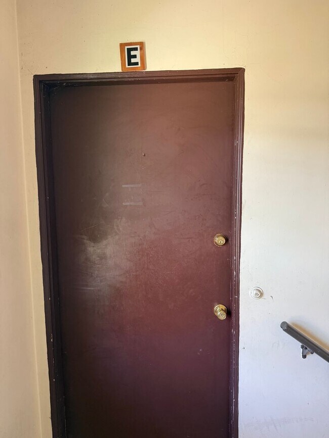 180 S Mountain View Ave Unit E