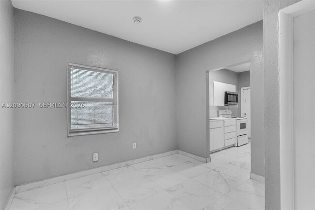 285 NW 44th St Unit 1