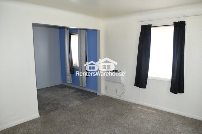 Photo - 2532 E Adams St