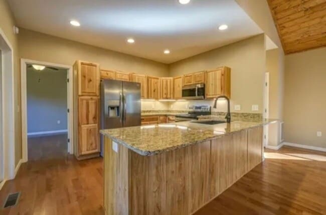 Photo - 127 Gardenia Ct