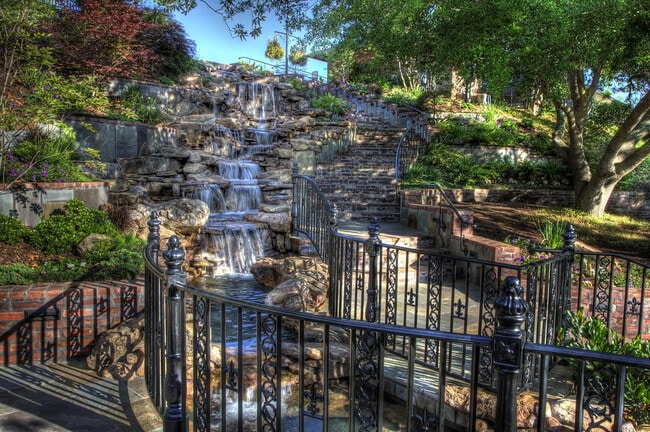 500 North - 500 North