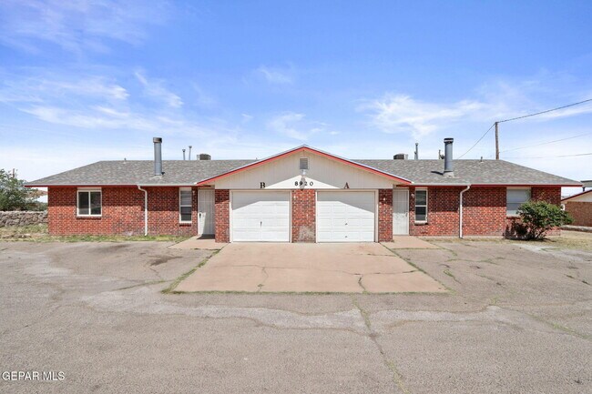Building Photo - 8920 Leo St