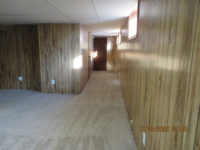 Photo - 921 W 8th St Unit B